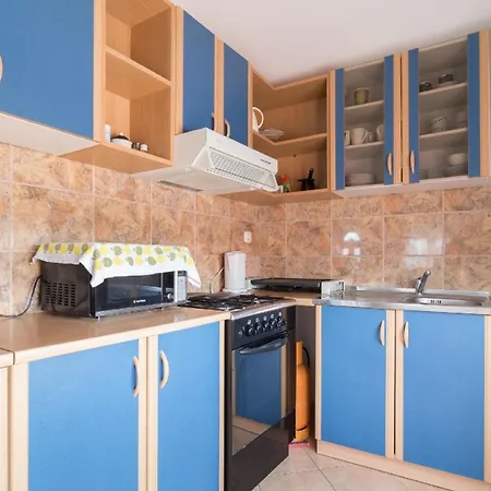 Apartment In Privlaka Mit Garten, Grill Und Terrasse *