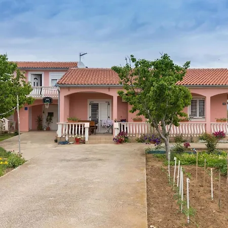 In Privlaka Mit Garten, Grill Und Terrasse Privlaka (Zadar)